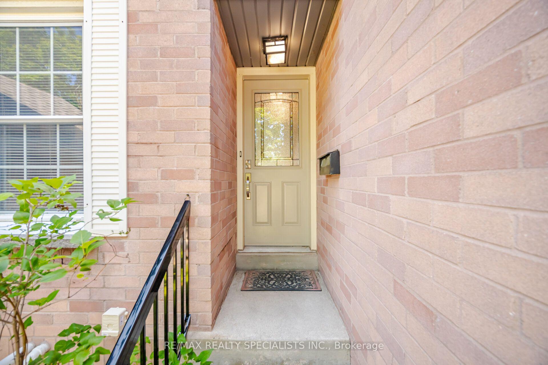 Photo 4 of Unit 17, 2935 Headon Forest Drive, Burlington, Headon — HOMEH