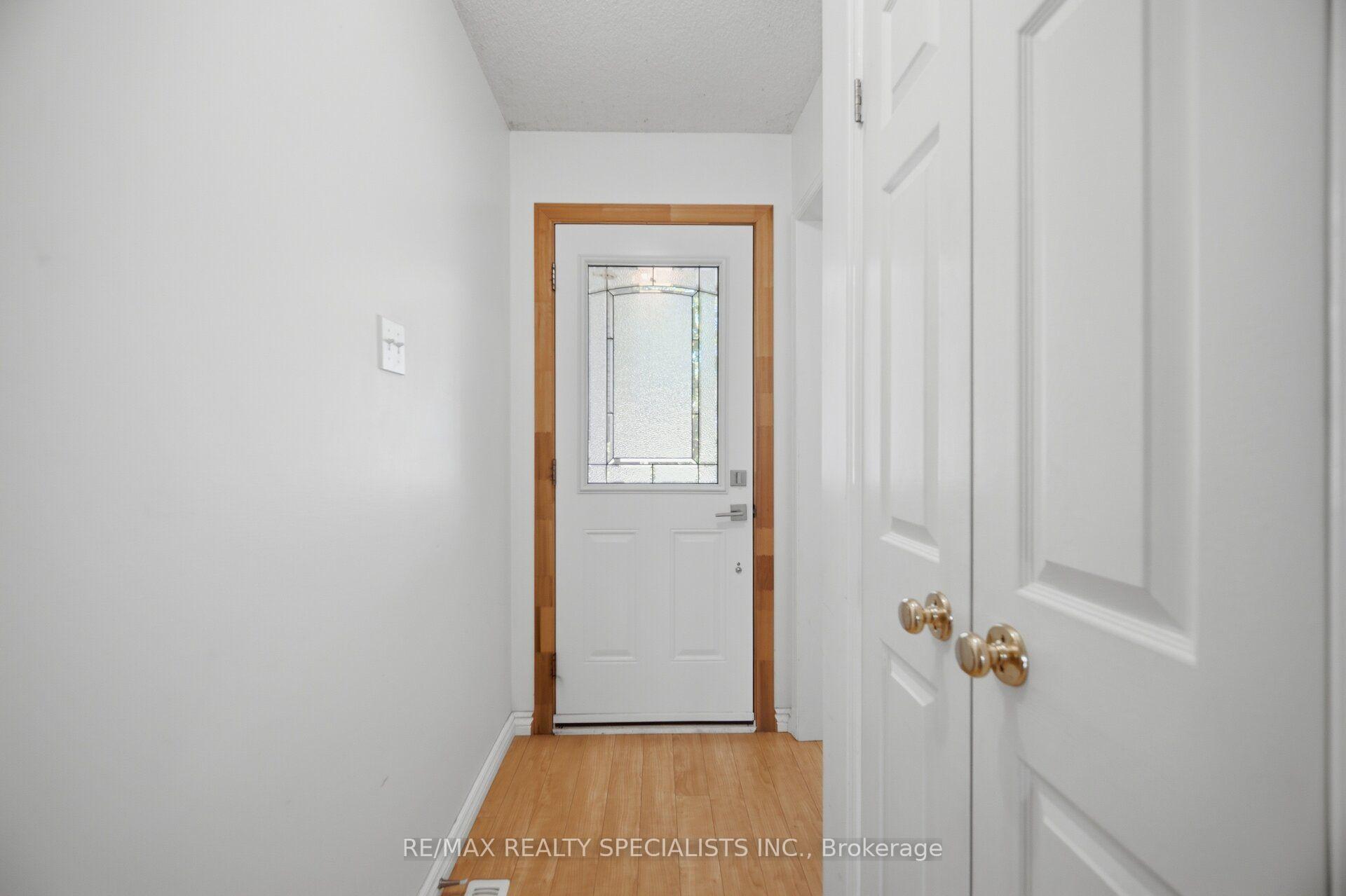 Photo 5 of Unit 17, 2935 Headon Forest Drive, Burlington, Headon — HOMEH