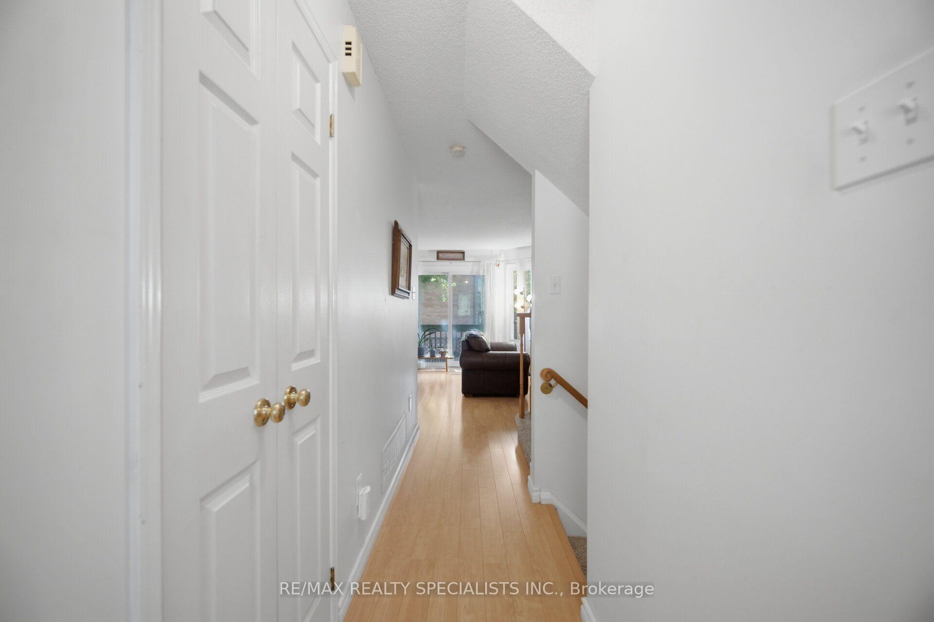 Photo 6 of Unit 17, 2935 Headon Forest Drive, Burlington, Headon — HOMEH