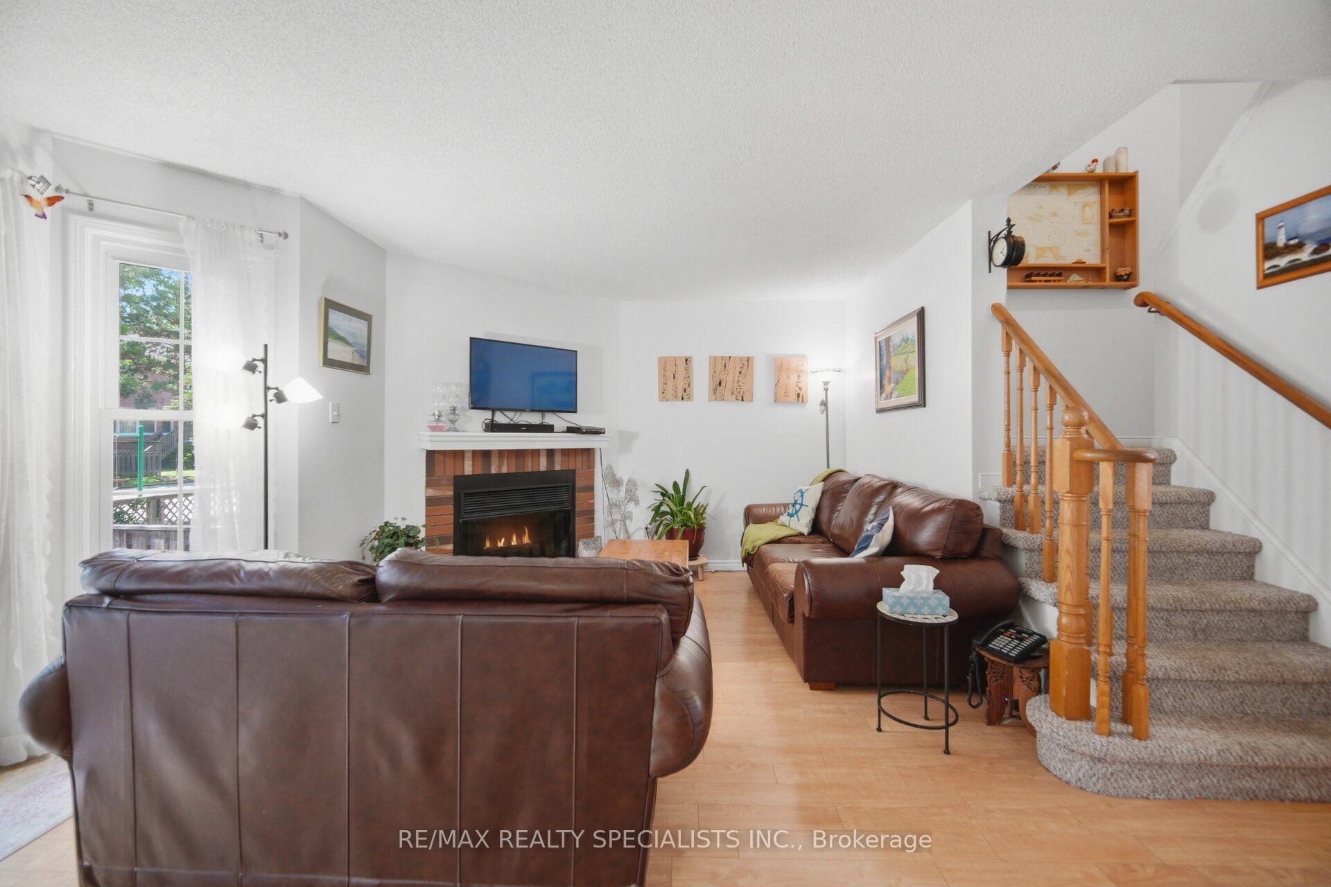 Photo 8 of Unit 17, 2935 Headon Forest Drive, Burlington, Headon — HOMEH