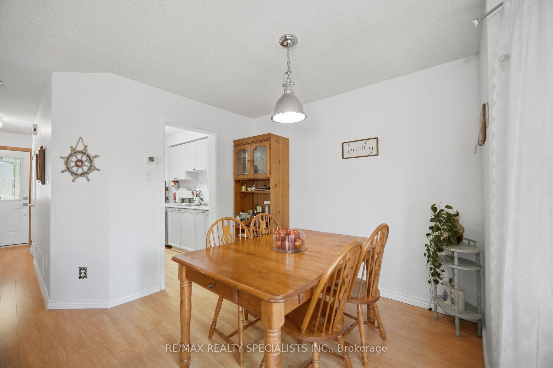 Photo 12 of Unit 17, 2935 Headon Forest Drive, Burlington, Headon — HOMEH