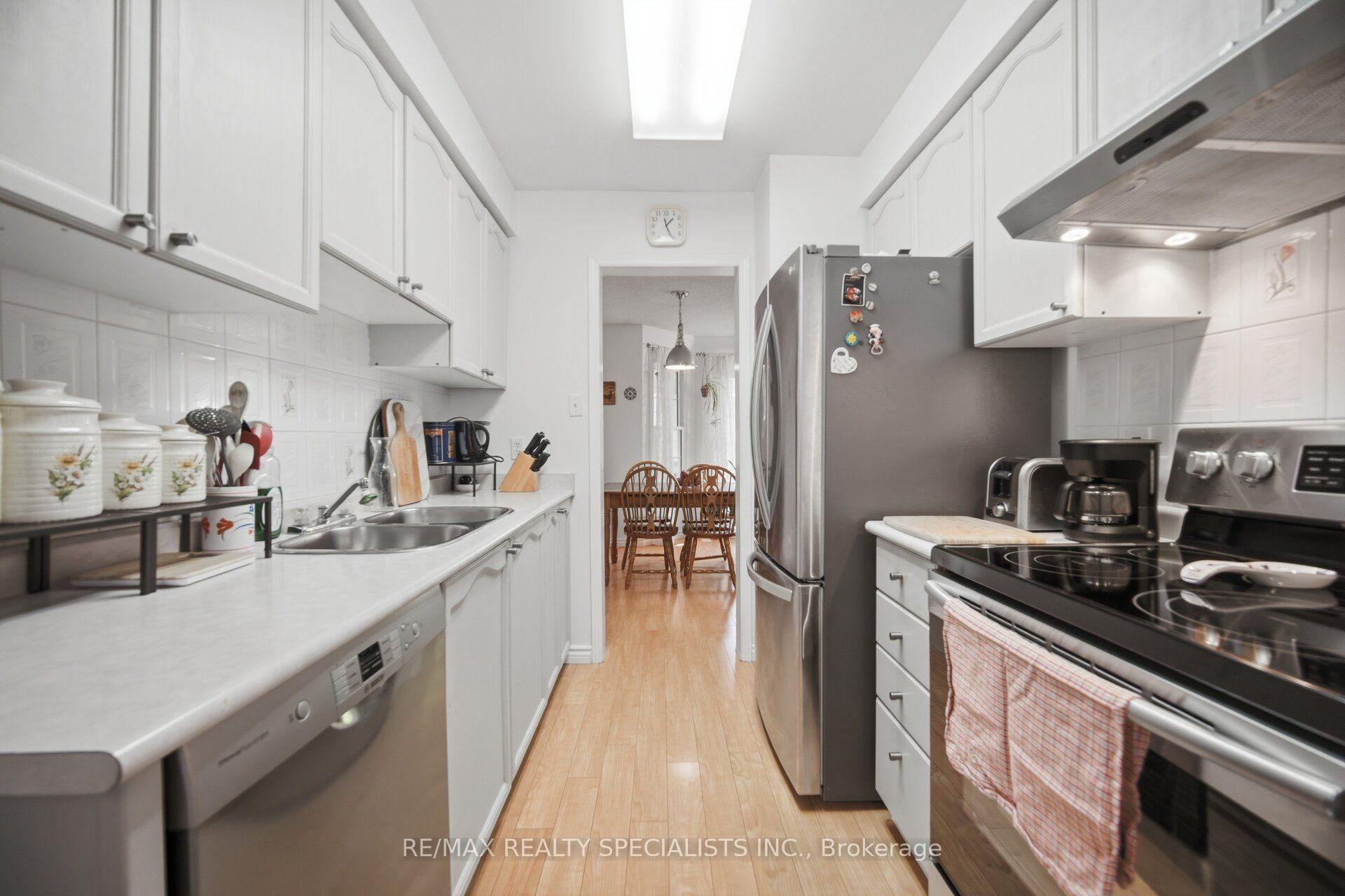 Photo 15 of Unit 17, 2935 Headon Forest Drive, Burlington, Headon — HOMEH