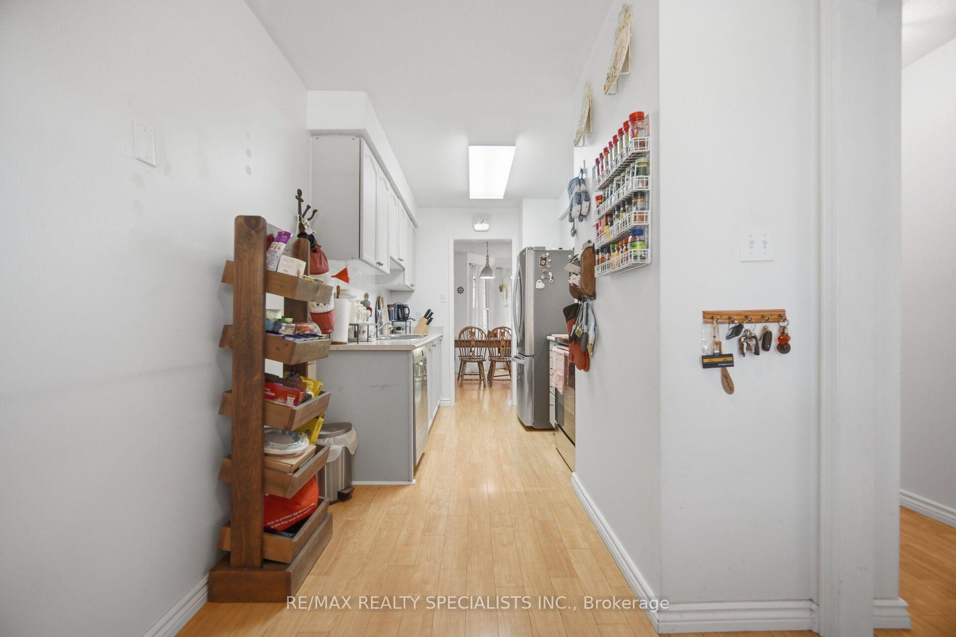 Photo 17 of Unit 17, 2935 Headon Forest Drive, Burlington, Headon — HOMEH