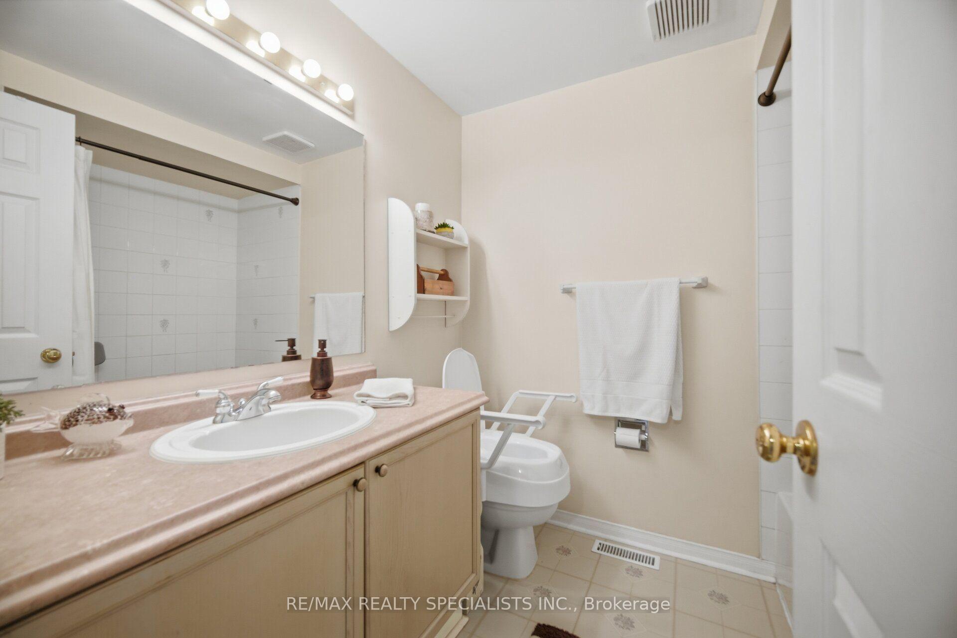 Photo 32 of Unit 17, 2935 Headon Forest Drive, Burlington, Headon — HOMEH