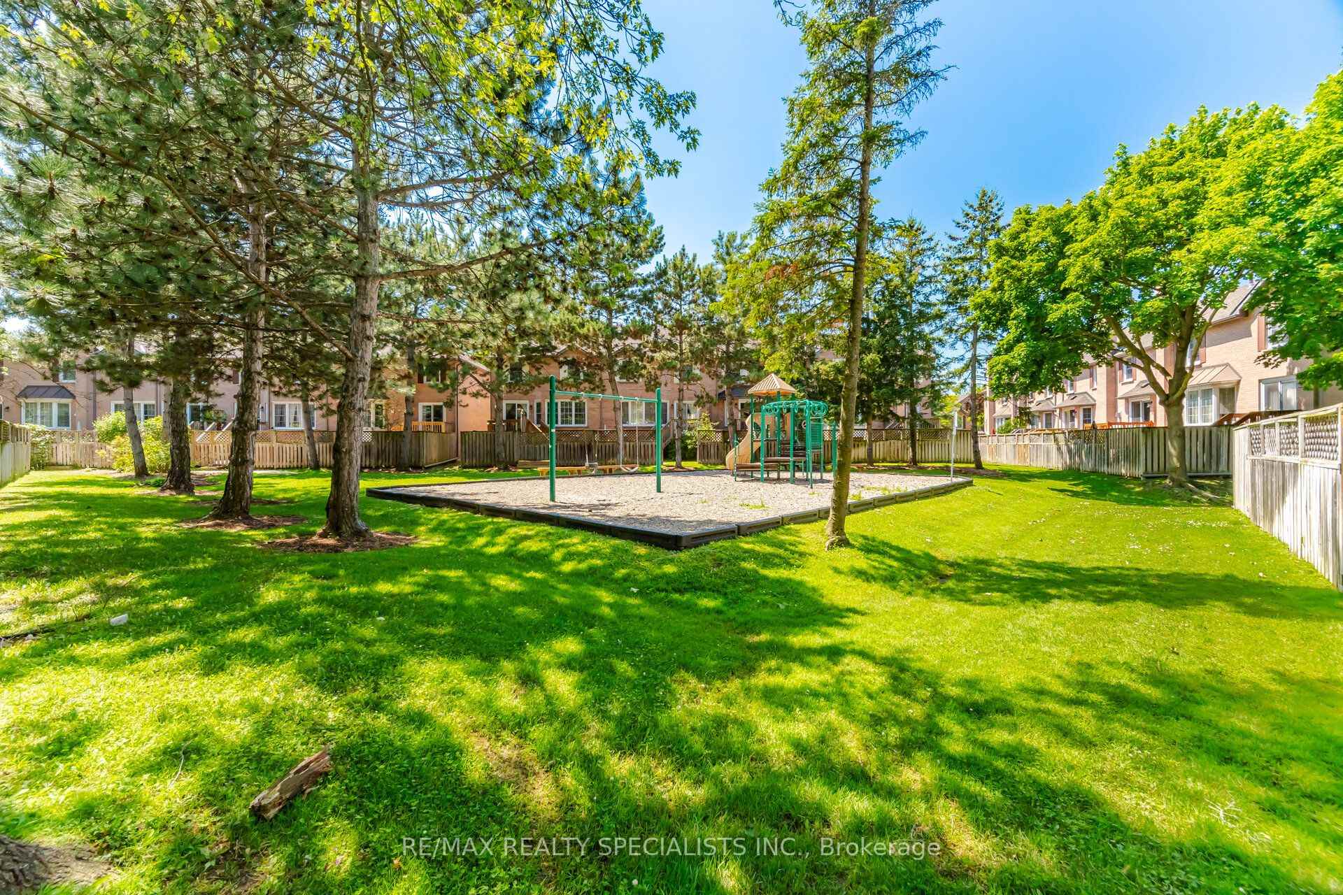 Photo 43 of Unit 17, 2935 Headon Forest Drive, Burlington, Headon — HOMEH