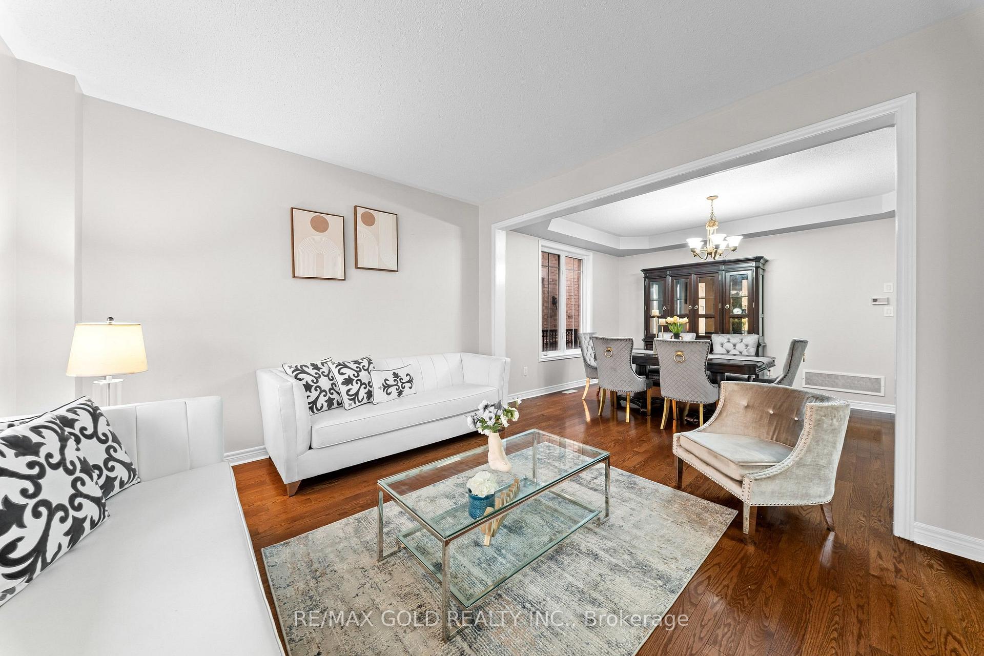 Photo 3 of 43 Midsummer Drive, Brampton, Bram East — HOMEH
