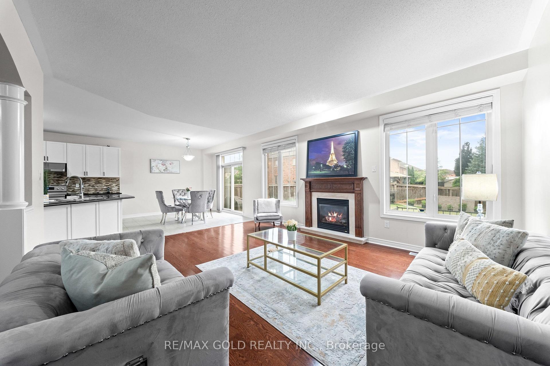 Photo 13 of 43 Midsummer Drive, Brampton, Bram East — HOMEH