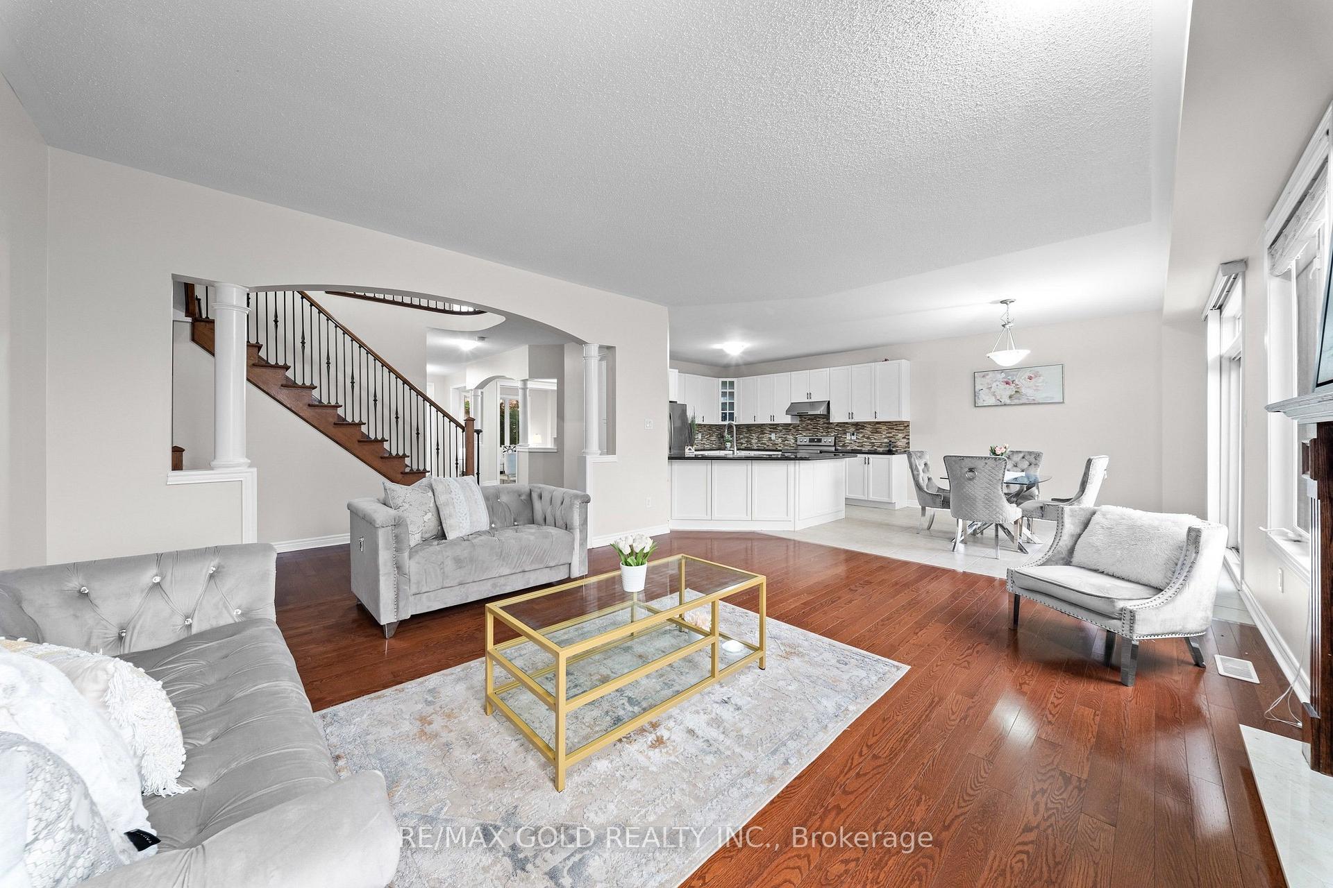Photo 14 of 43 Midsummer Drive, Brampton, Bram East — HOMEH