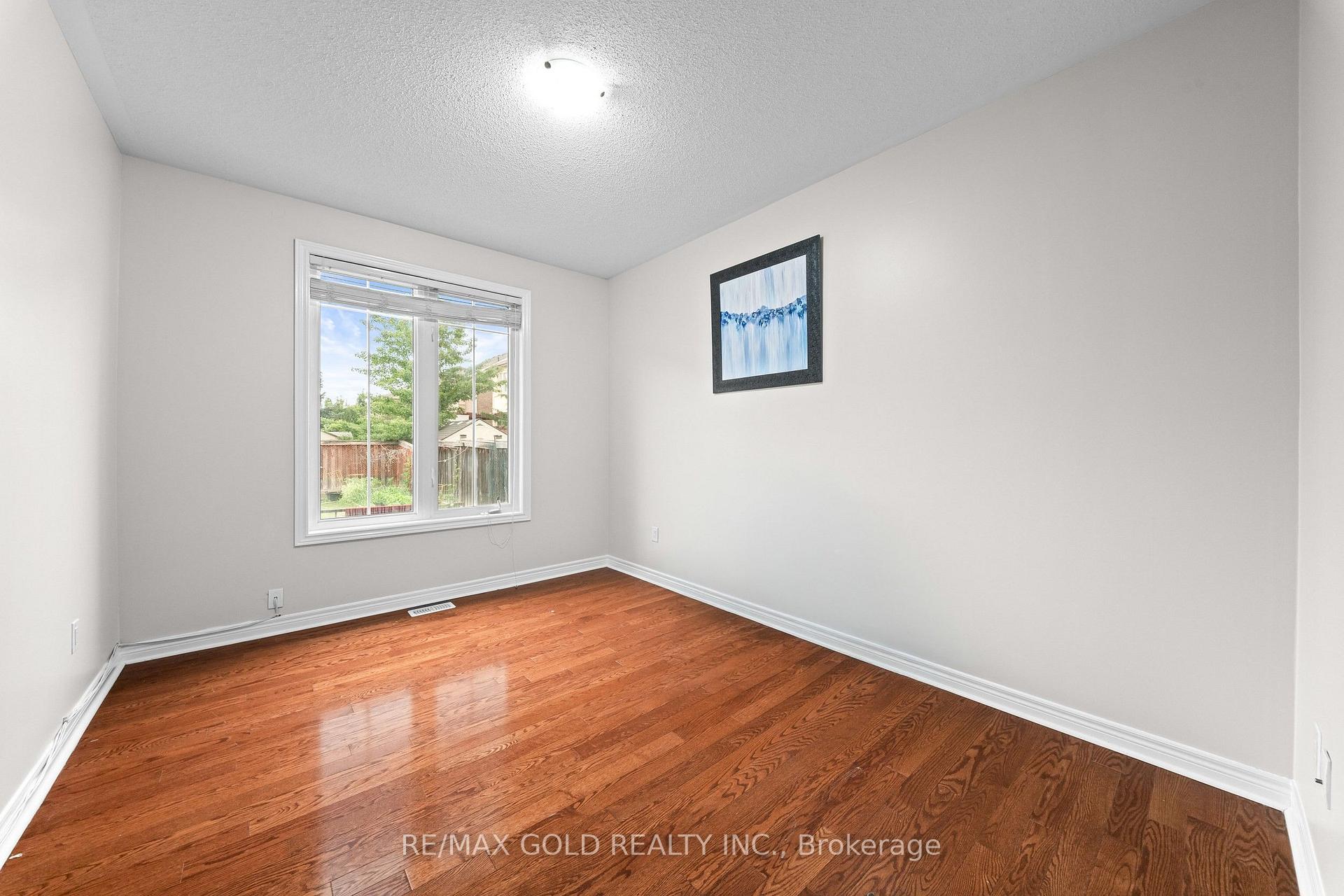 Photo 15 of 43 Midsummer Drive, Brampton, Bram East — HOMEH