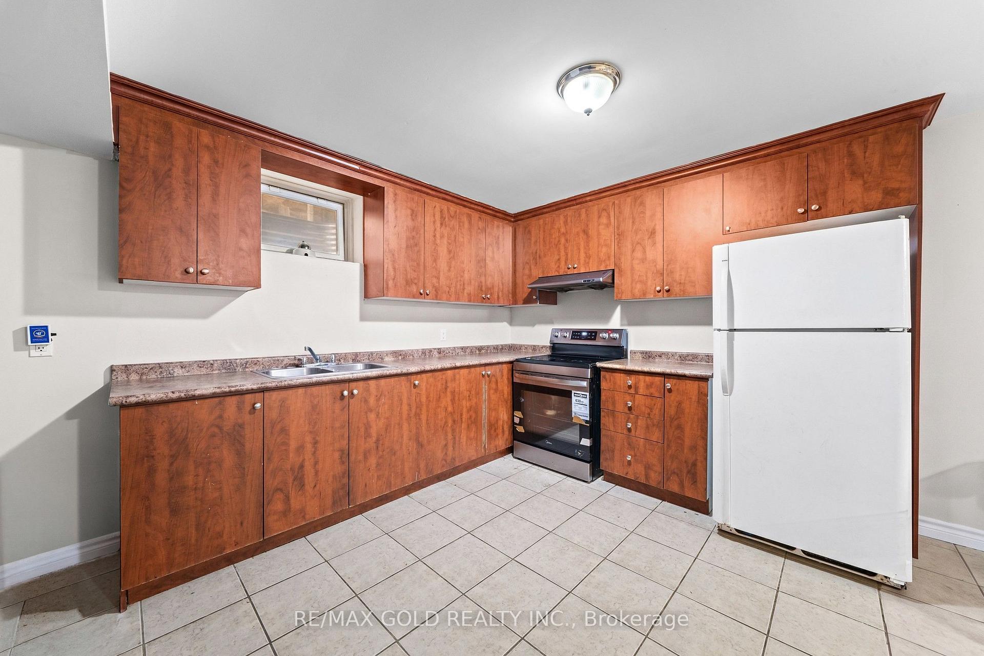 Photo 29 of 43 Midsummer Drive, Brampton, Bram East — HOMEH