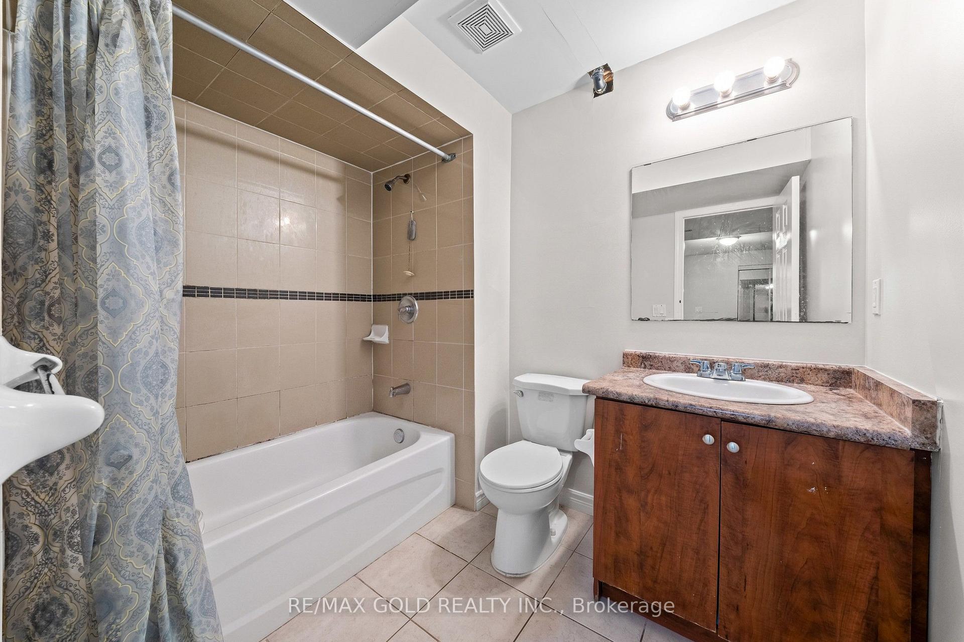 Photo 32 of 43 Midsummer Drive, Brampton, Bram East — HOMEH