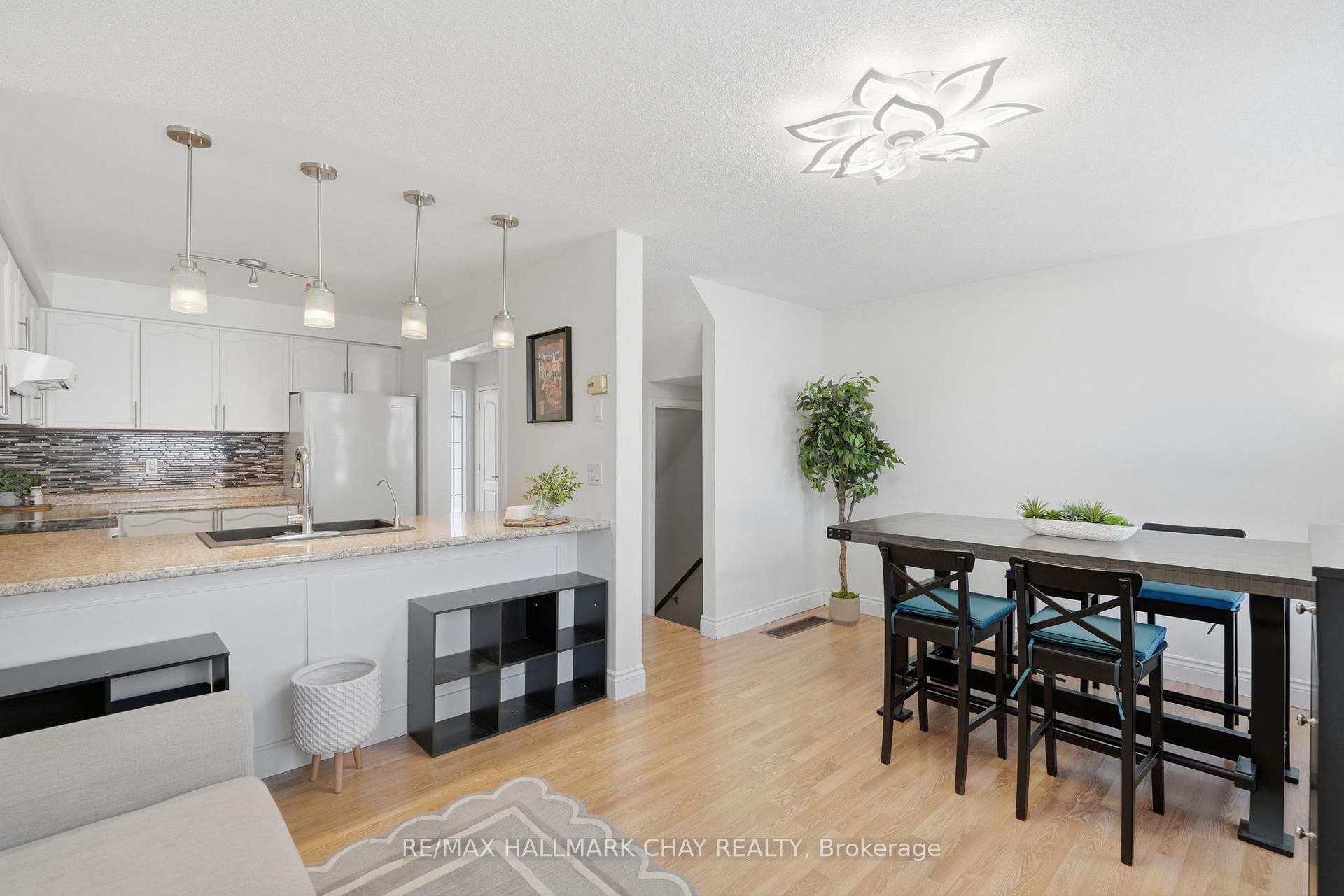 Photo 17 of 4 Hawthorne Crescent, Barrie, Ardagh — HOMEH