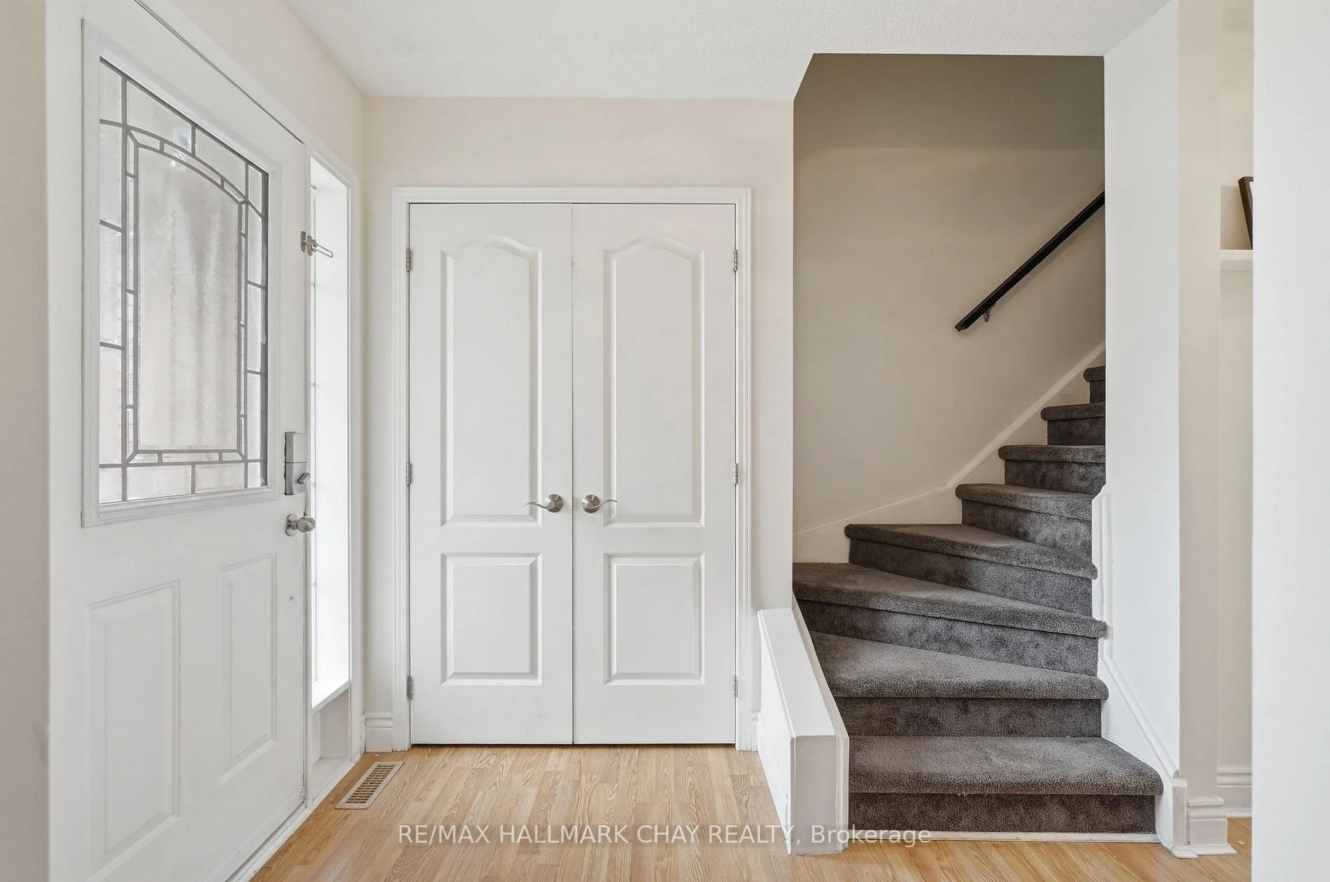Photo 10 of 4 Hawthorne Crescent, Barrie, Ardagh — HOMEH