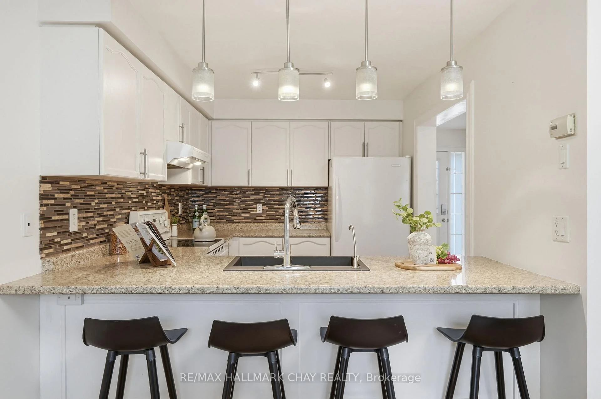 Photo 28 of 4 Hawthorne Crescent, Barrie, Ardagh — HOMEH