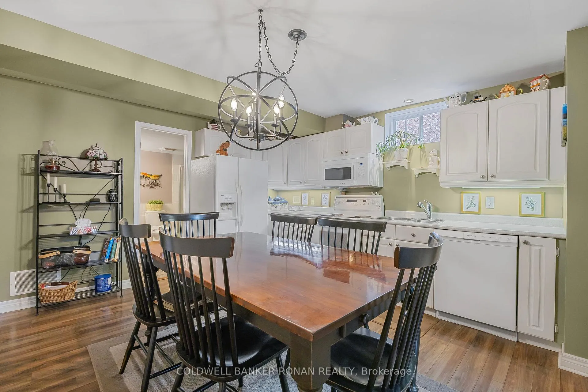 Photo 27 of 25 Reynolds Avenue, New Tecumseth, Beeton — HOMEH