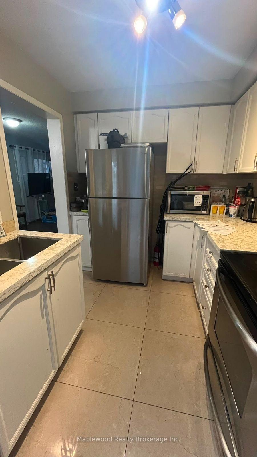 Photo 6 of 7028 Black Walnut Trail, Mississauga, Lisgar — HOMEH