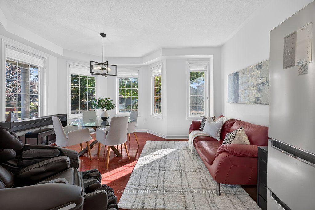 Photo 11 of 2201 Lapsley Crescent, Oakville, Westmount — HOMEH