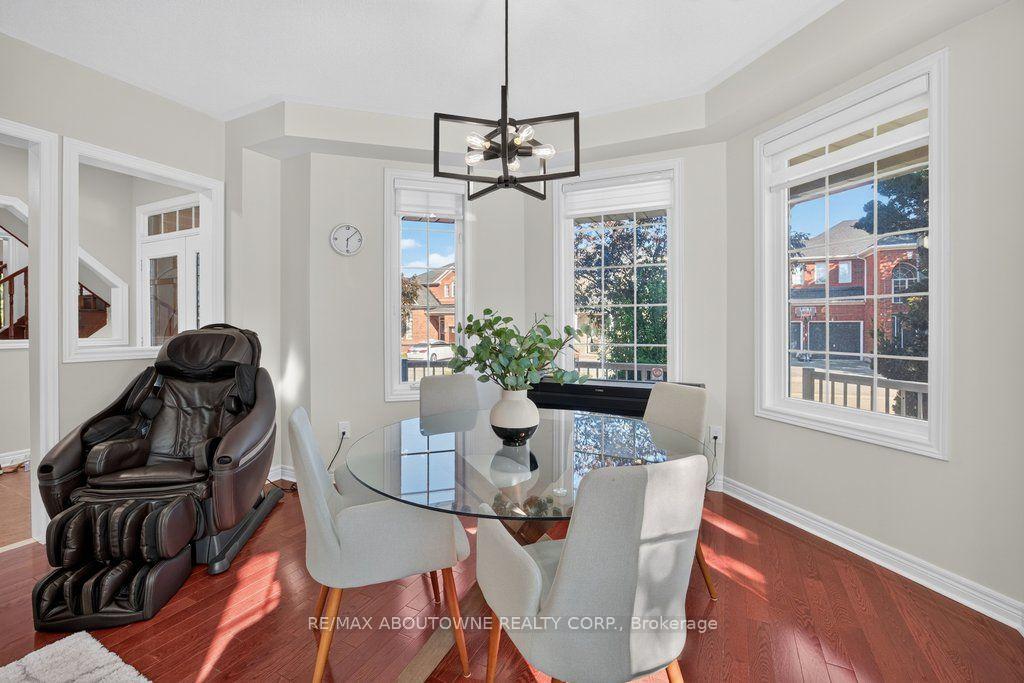 Photo 12 of 2201 Lapsley Crescent, Oakville, Westmount — HOMEH