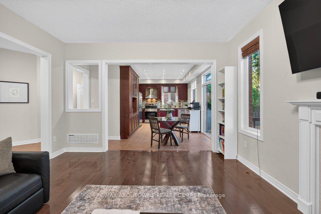 Photo 15 of 2201 Lapsley Crescent, Oakville, Westmount — HOMEH