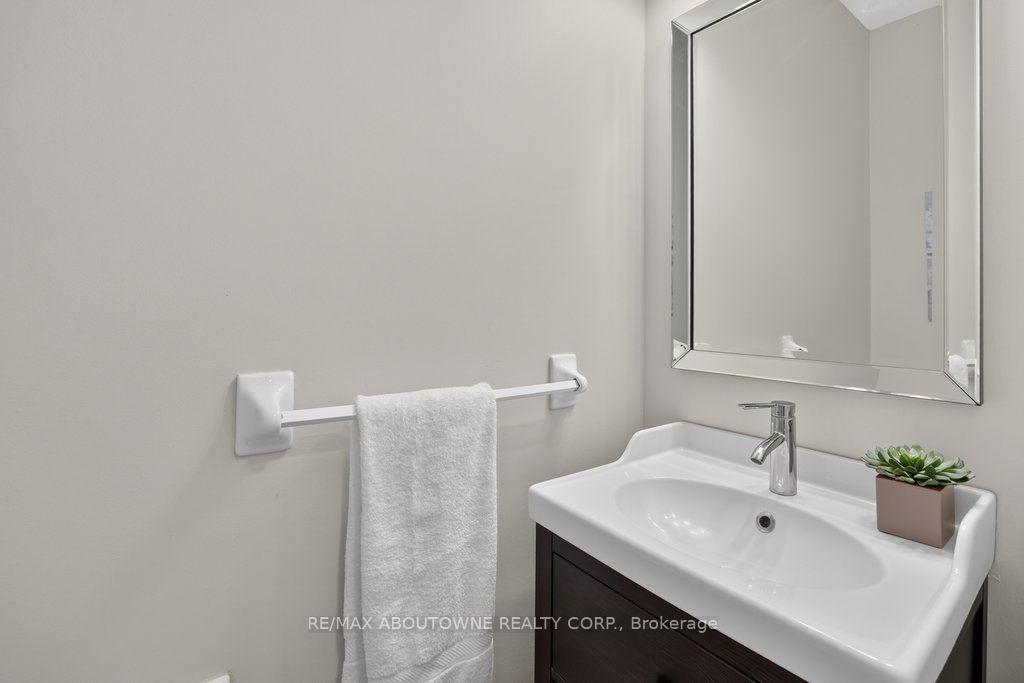 Photo 21 of 2201 Lapsley Crescent, Oakville, Westmount — HOMEH