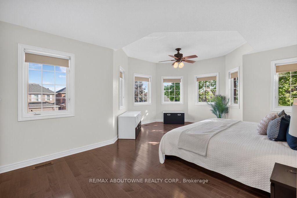 Photo 23 of 2201 Lapsley Crescent, Oakville, Westmount — HOMEH