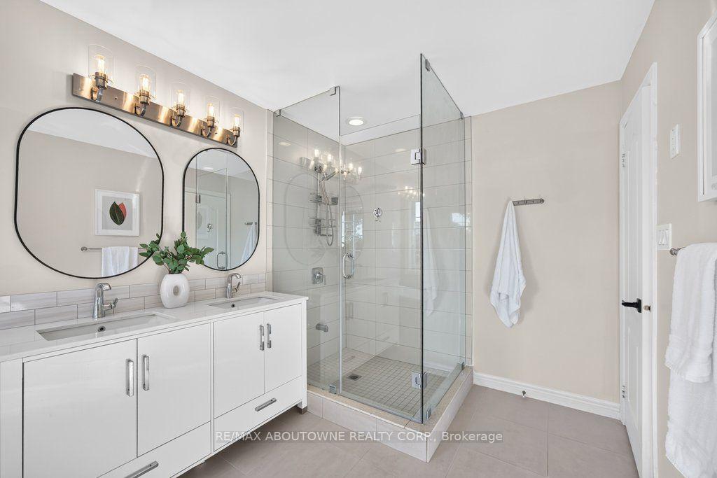 Photo 26 of 2201 Lapsley Crescent, Oakville, Westmount — HOMEH
