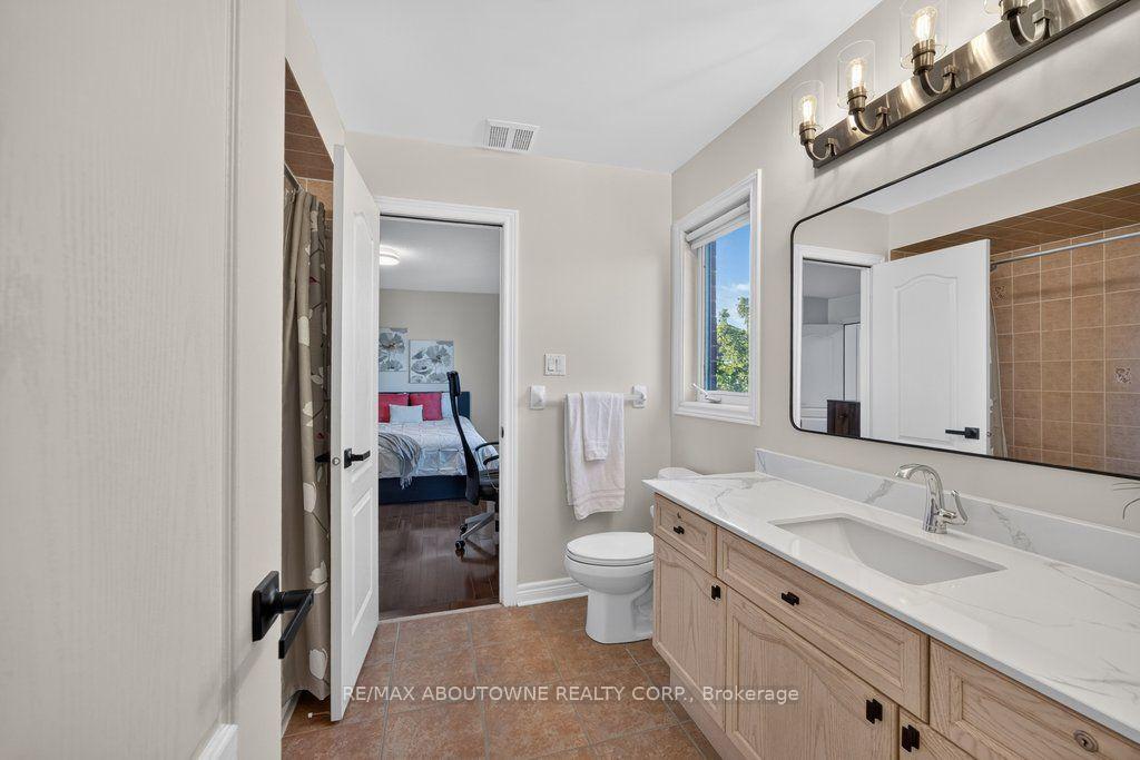 Photo 32 of 2201 Lapsley Crescent, Oakville, Westmount — HOMEH