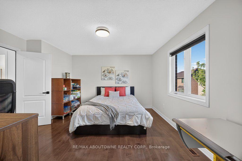 Photo 33 of 2201 Lapsley Crescent, Oakville, Westmount — HOMEH