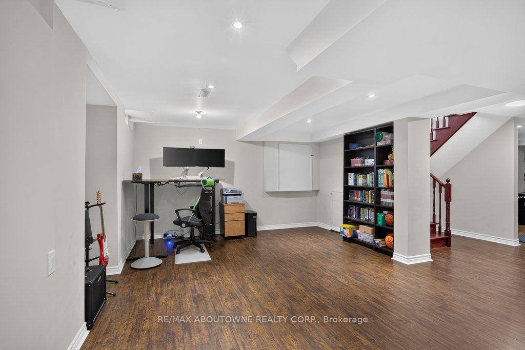 Photo 36 of 2201 Lapsley Crescent, Oakville, Westmount — HOMEH