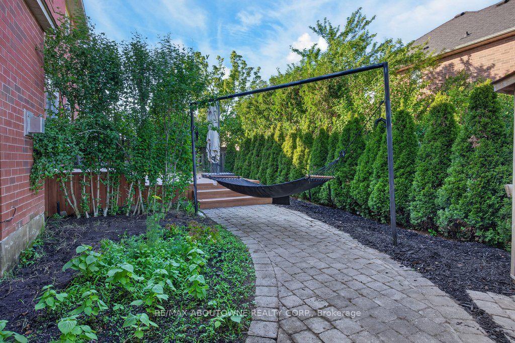 Photo 42 of 2201 Lapsley Crescent, Oakville, Westmount — HOMEH