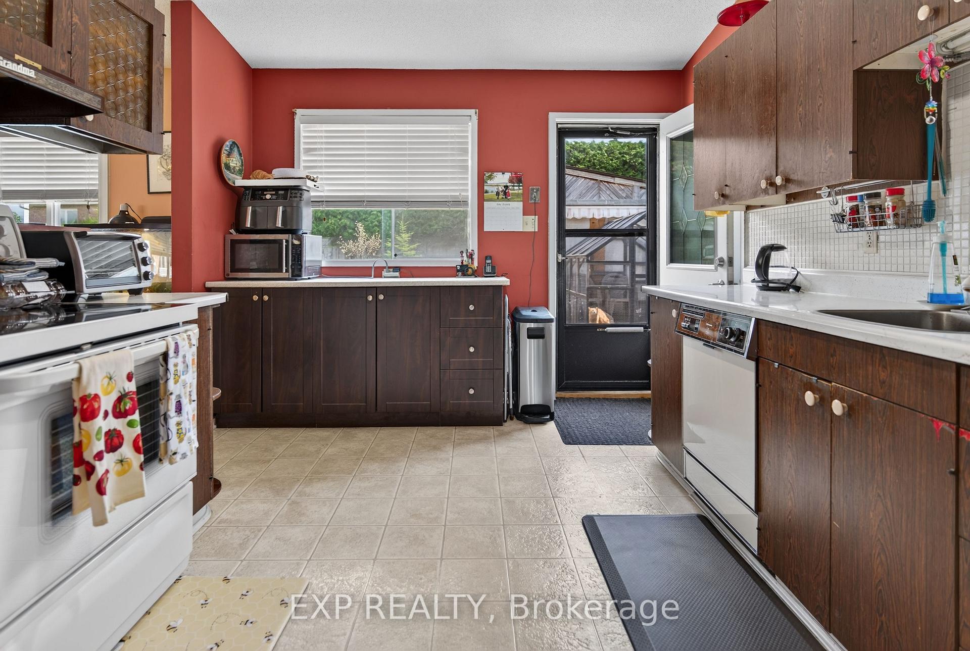 Photo 10 of 1340 Mory Street, Ottawa, Emerald Woods/Sawmill Creek — HOMEH