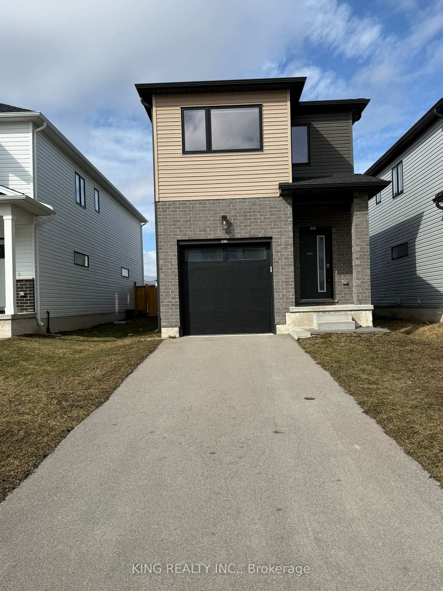 Photo 1 of Unit UPPER, 1612 Capri Crescent, London, North S — HOMEH