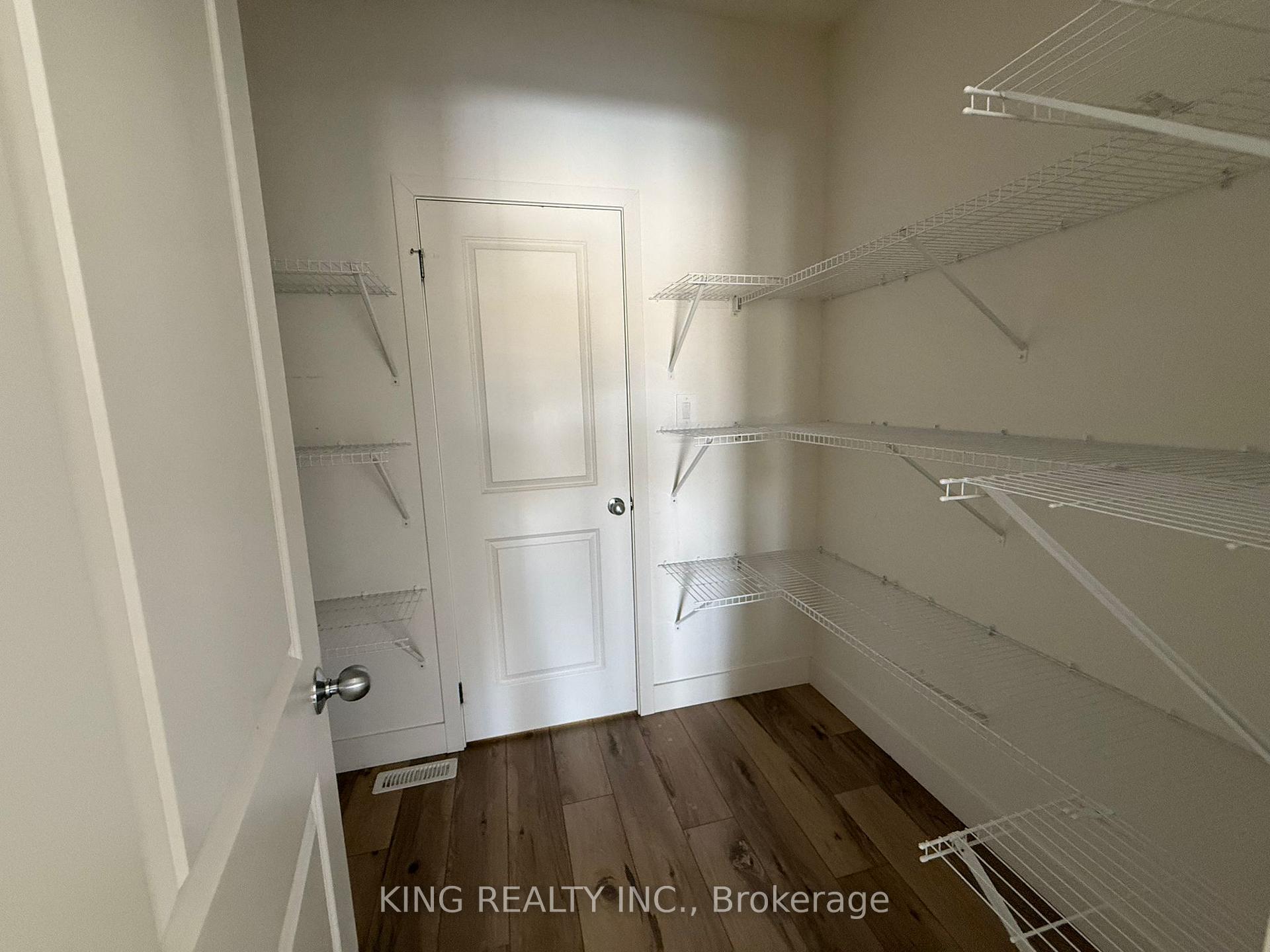 Photo 9 of Unit UPPER, 1612 Capri Crescent, London, North S — HOMEH