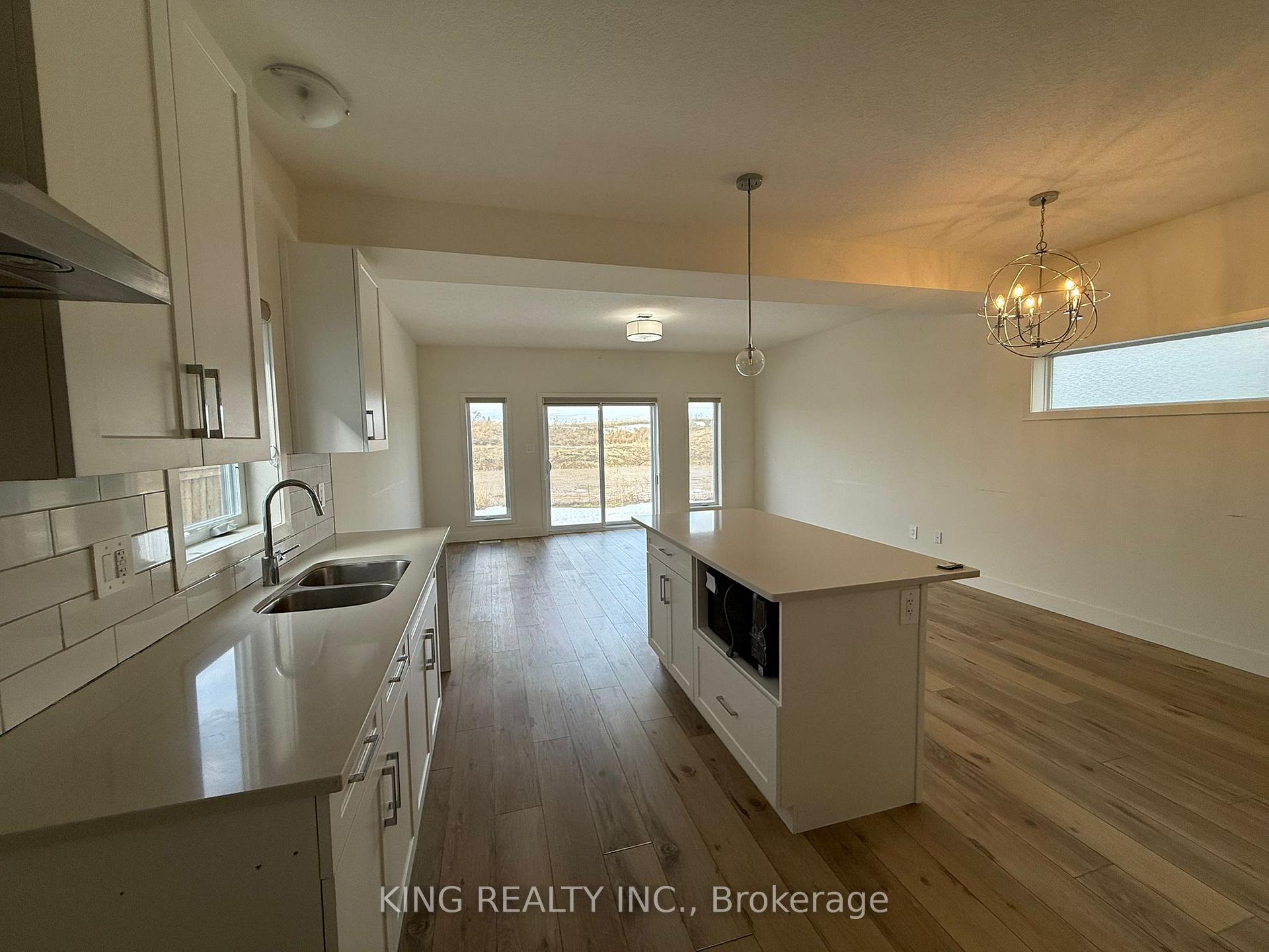 Photo 10 of Unit UPPER, 1612 Capri Crescent, London, North S — HOMEH