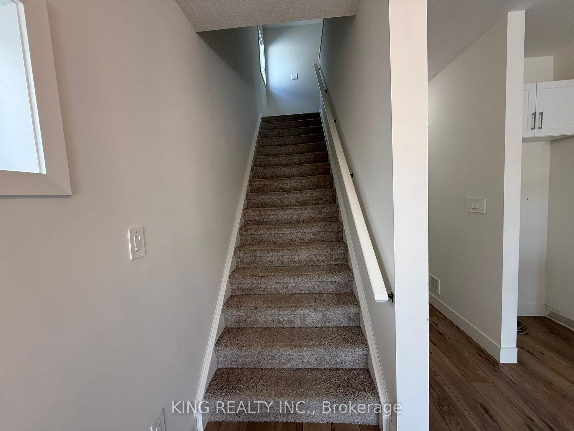 Photo 13 of Unit UPPER, 1612 Capri Crescent, London, North S — HOMEH