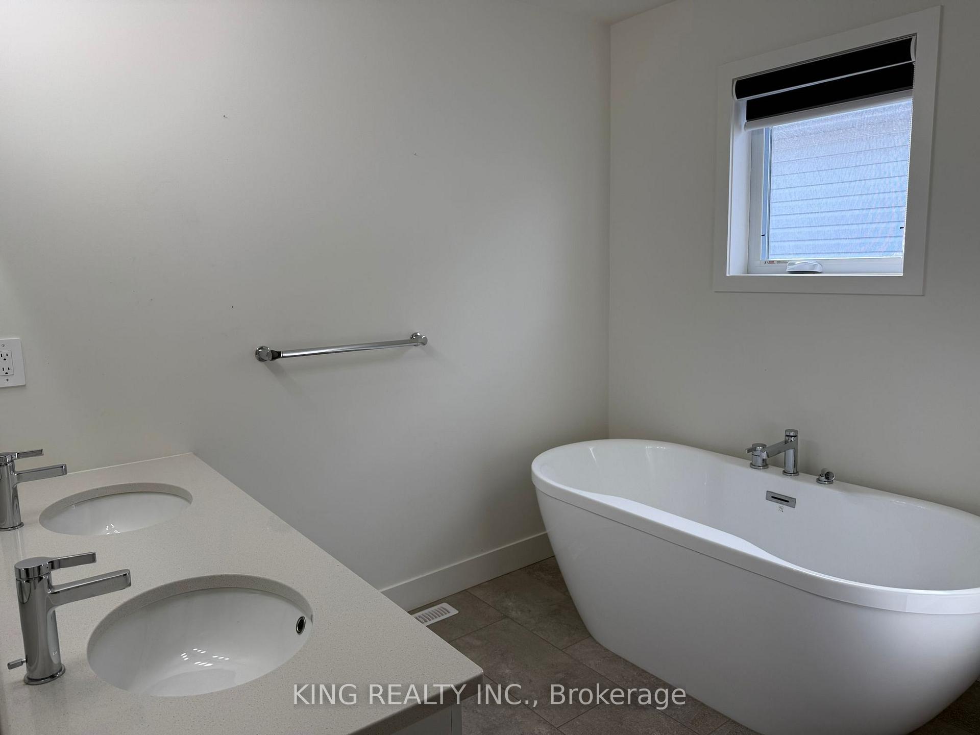 Photo 22 of Unit UPPER, 1612 Capri Crescent, London, North S — HOMEH