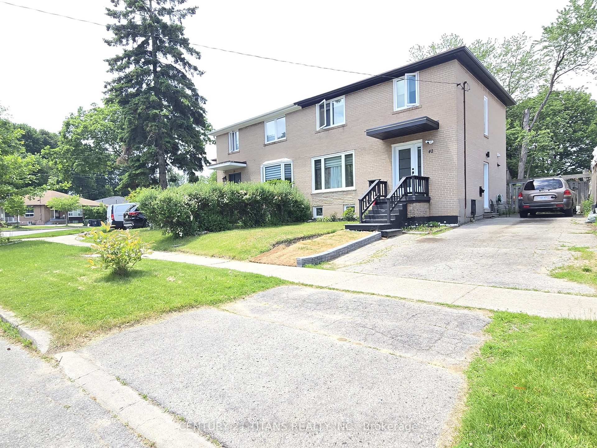 Photo 5 of 42 Pixley Crescent, Scarborough, West Hill — HOMEH