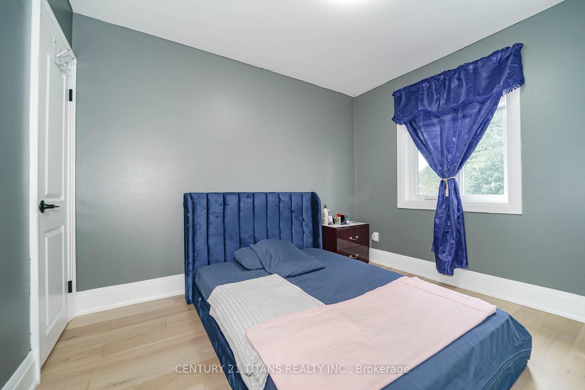 Photo 29 of 42 Pixley Crescent, Scarborough, West Hill — HOMEH