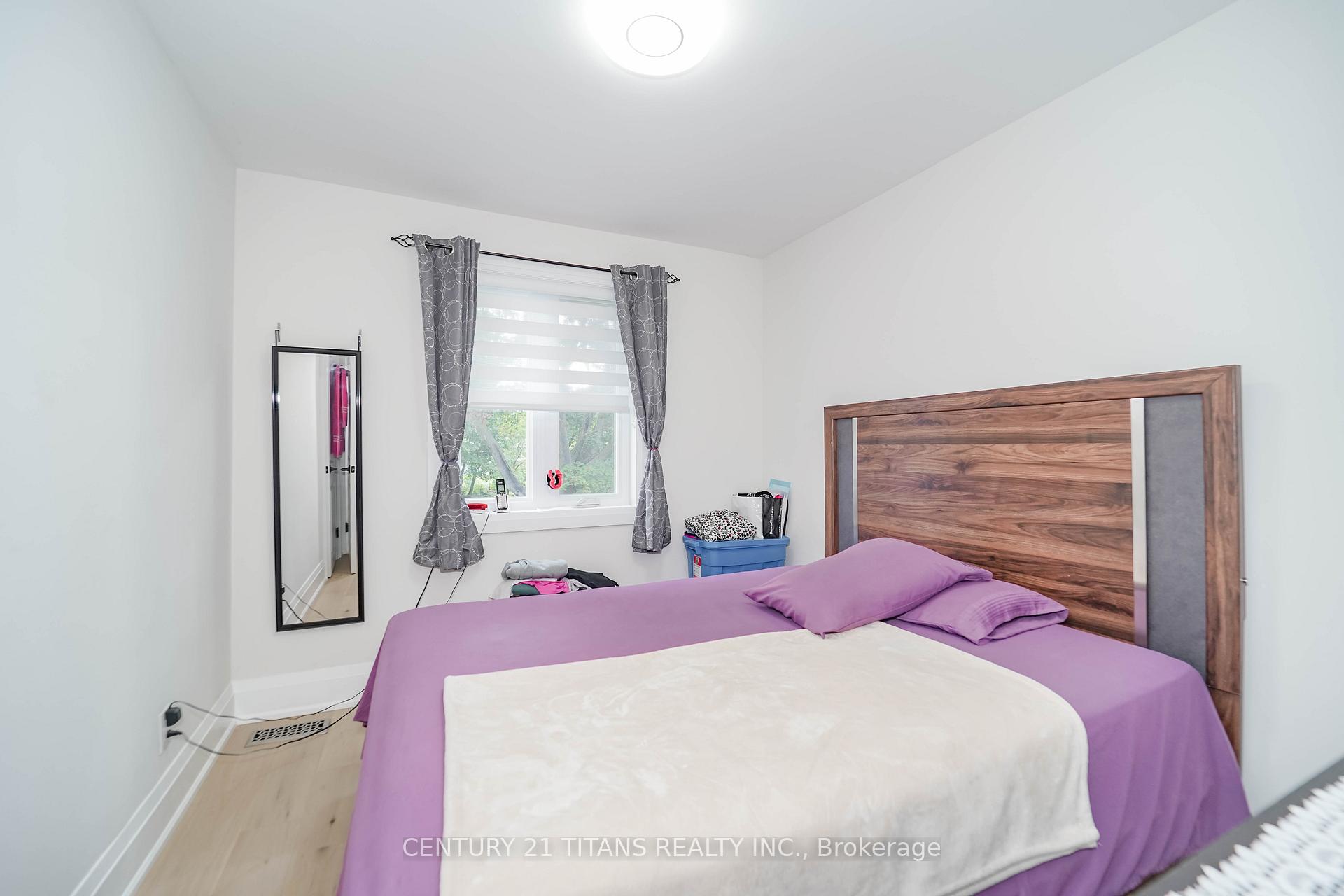 Photo 32 of 42 Pixley Crescent, Scarborough, West Hill — HOMEH