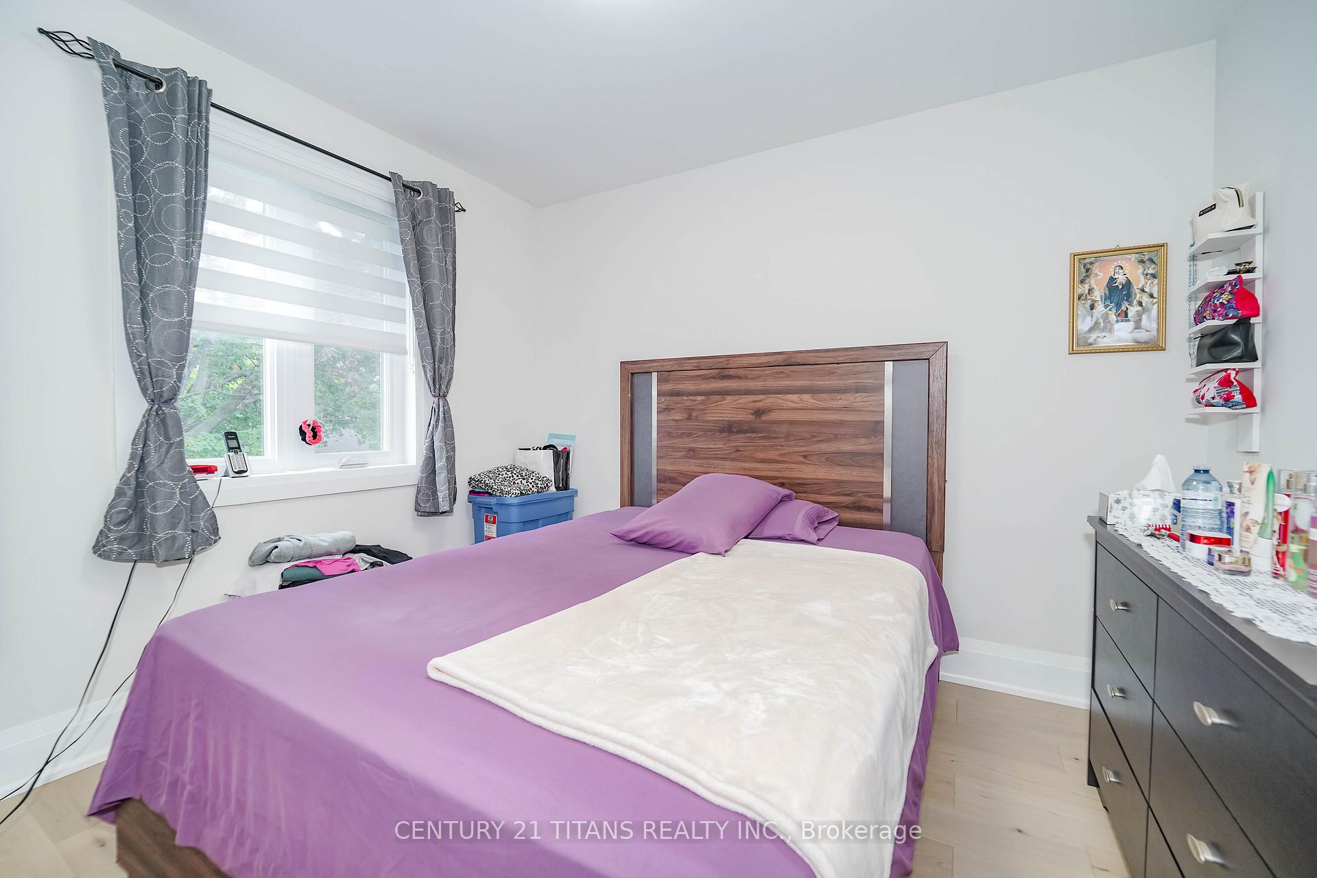 Photo 33 of 42 Pixley Crescent, Scarborough, West Hill — HOMEH