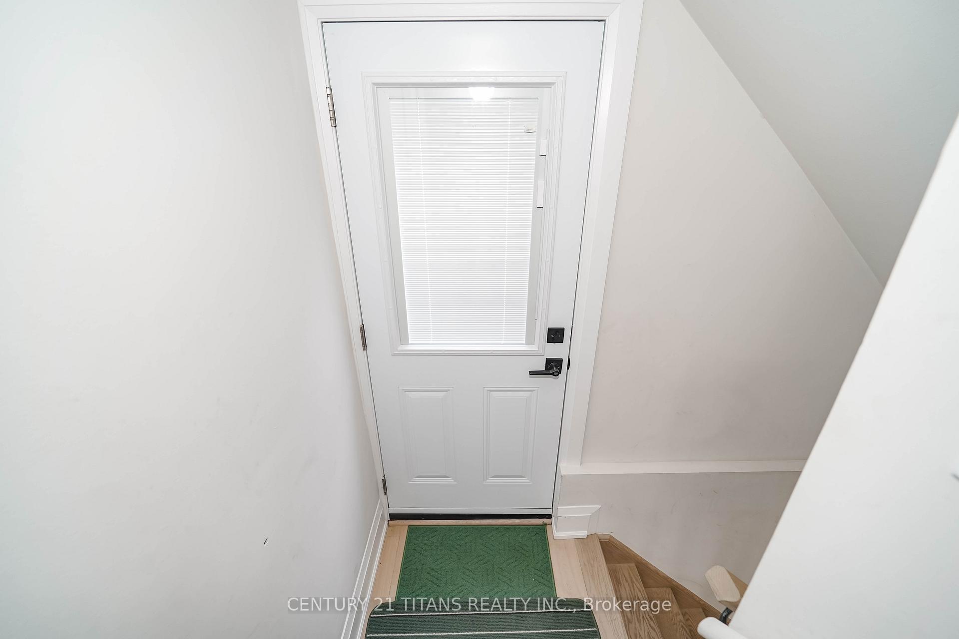 Photo 35 of 42 Pixley Crescent, Scarborough, West Hill — HOMEH
