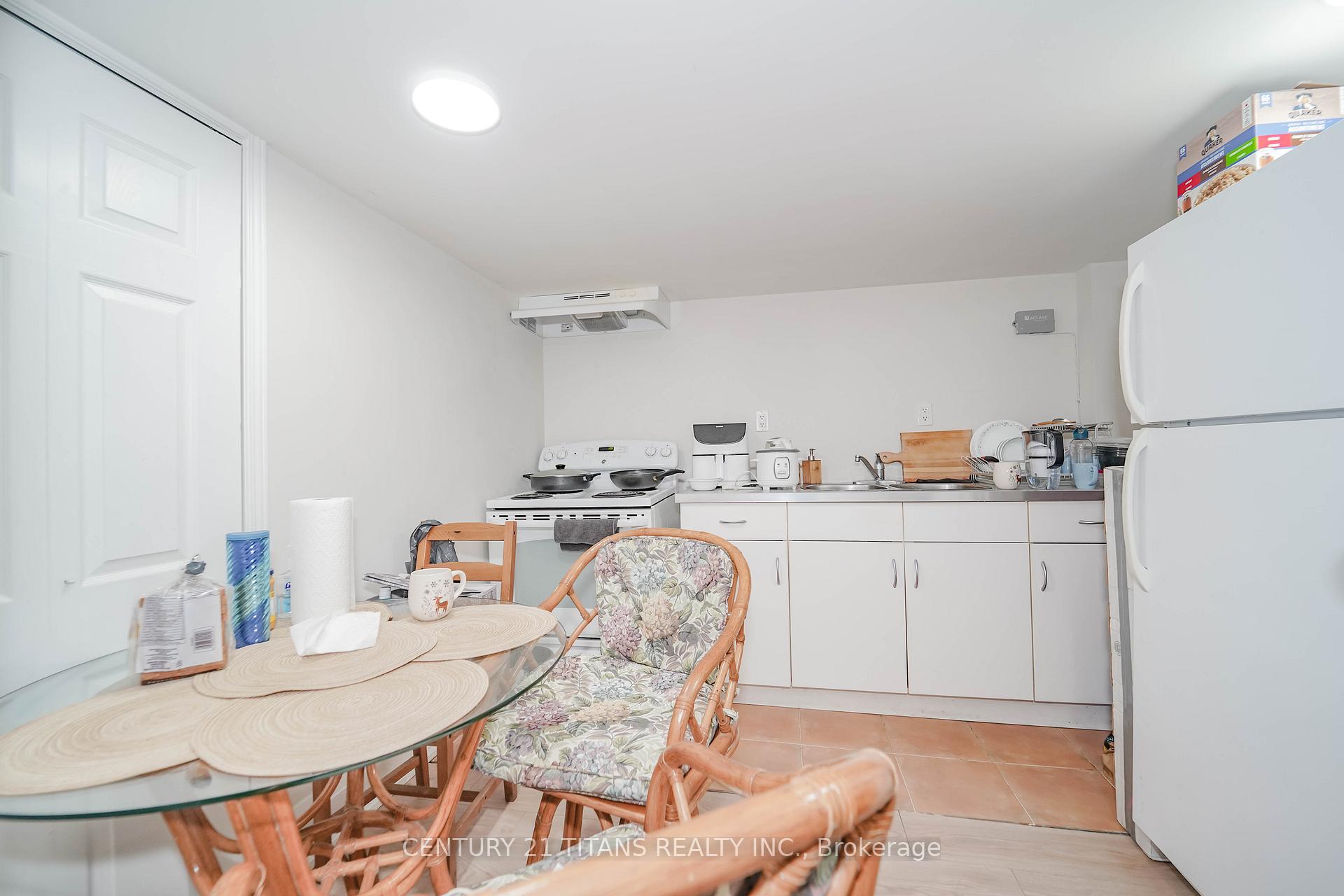 Photo 37 of 42 Pixley Crescent, Scarborough, West Hill — HOMEH
