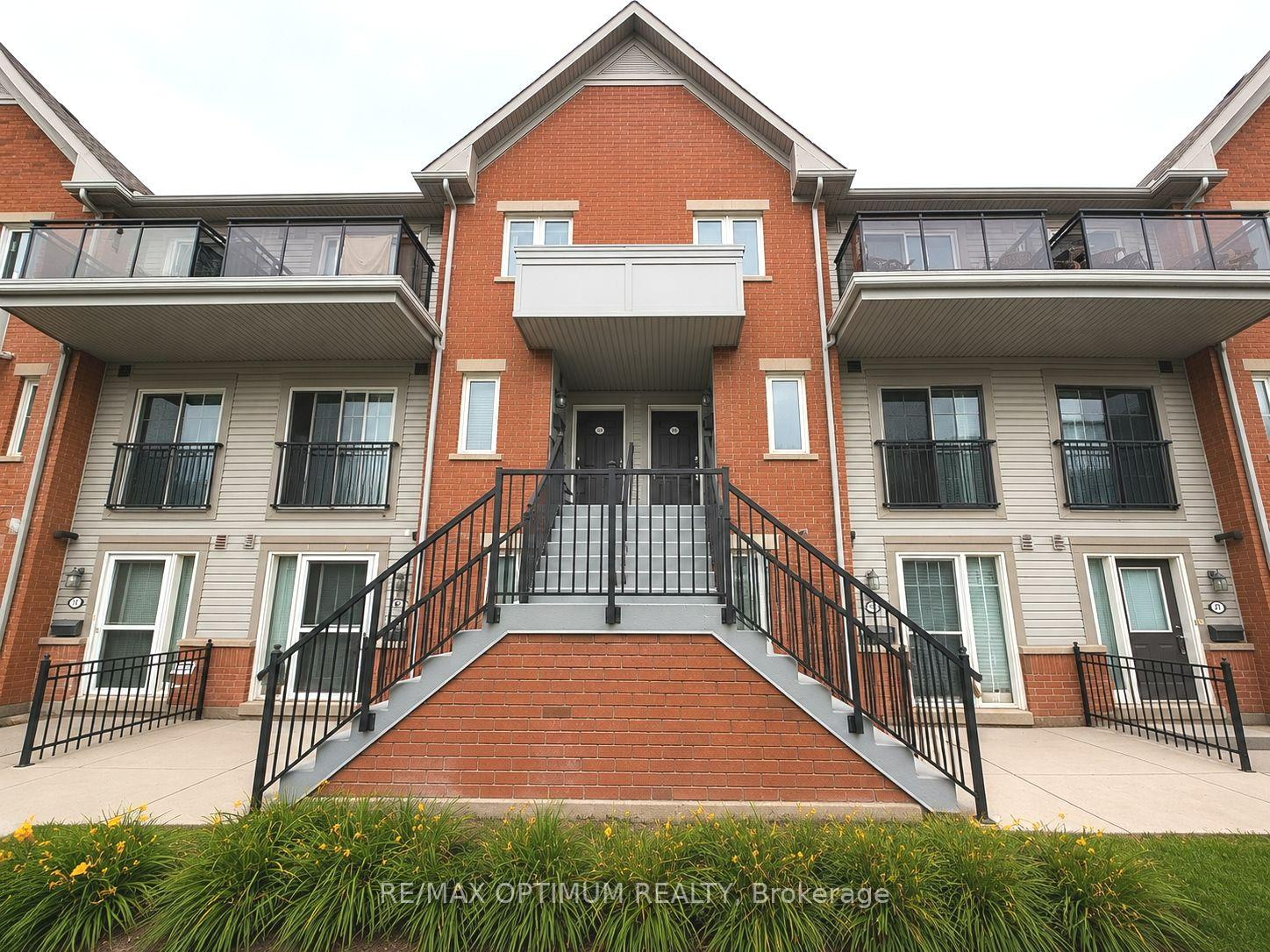 Front of Unit 17, 4620 Guildwood Way