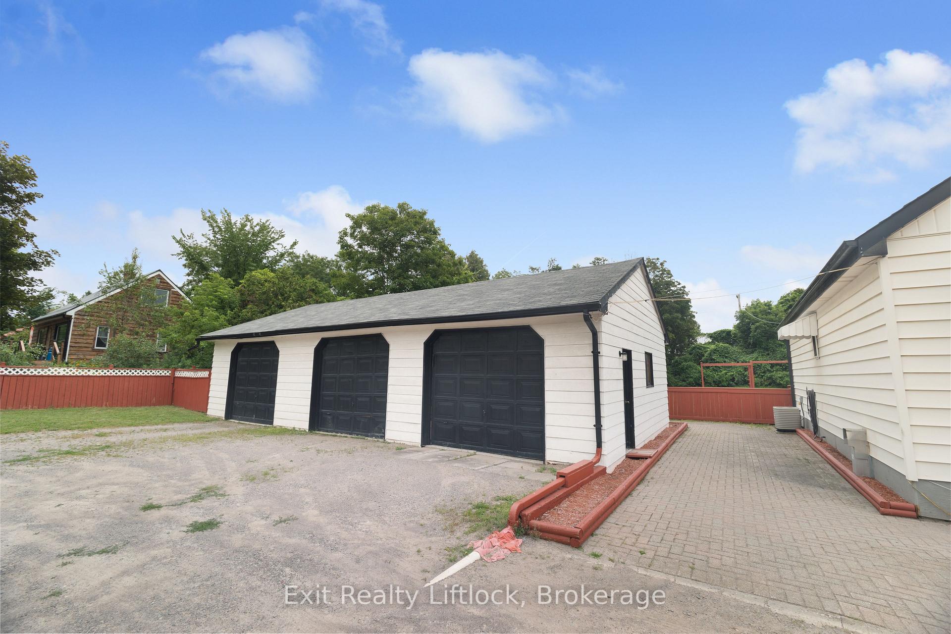 Photo 4 of 2 Edgewood Crescent, Douro-Dummer — HOMEH