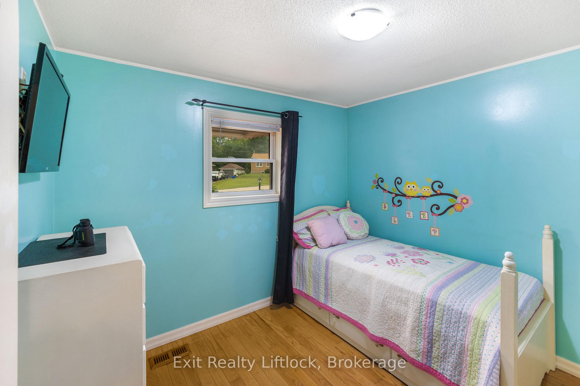 Photo 14 of 2 Edgewood Crescent, Douro-Dummer — HOMEH