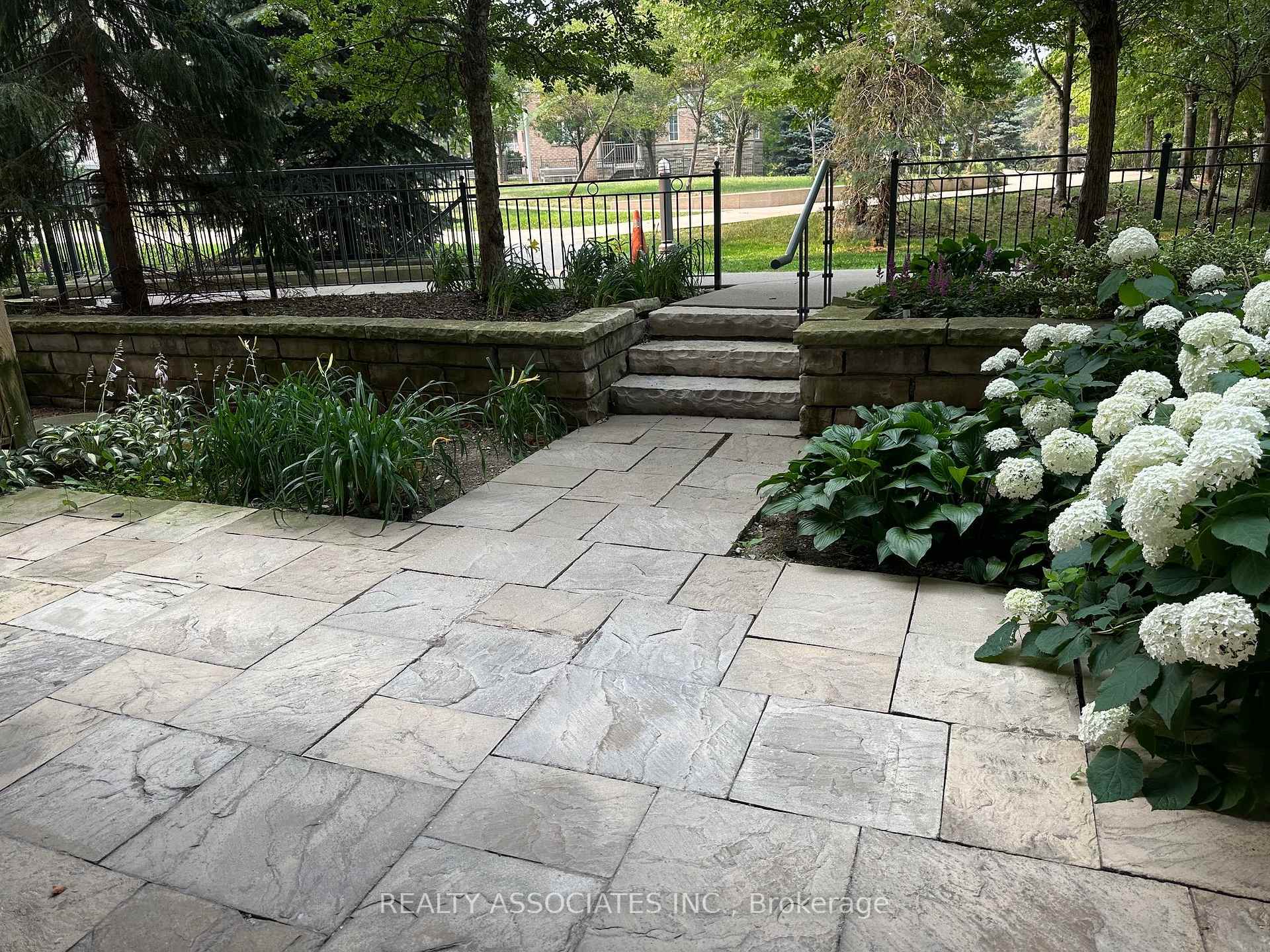 Photo 17 of Unit 181, 23 Cox Boulevard, Markham, Unionville — HOMEH