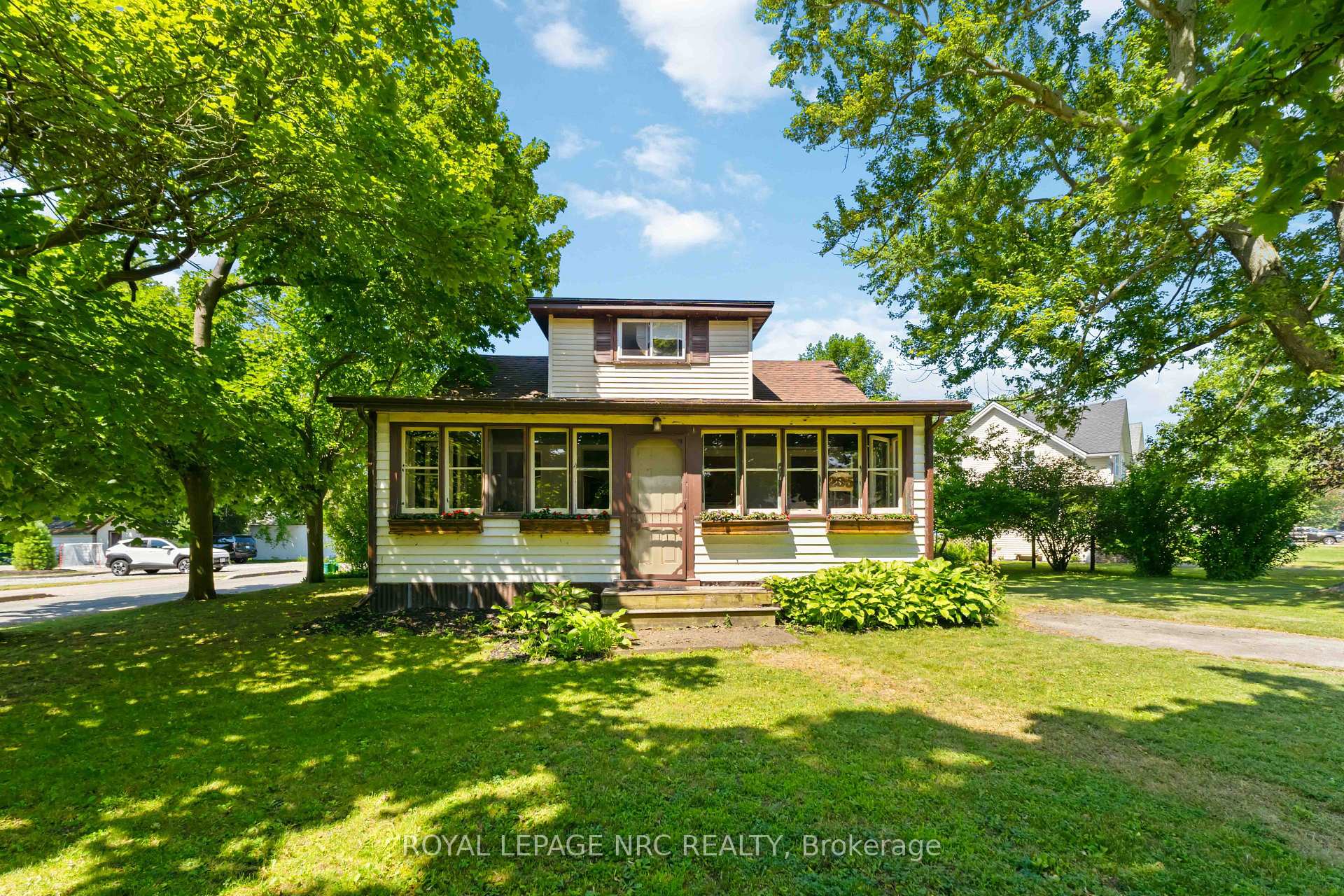 Photo of 295 Leask Avenue