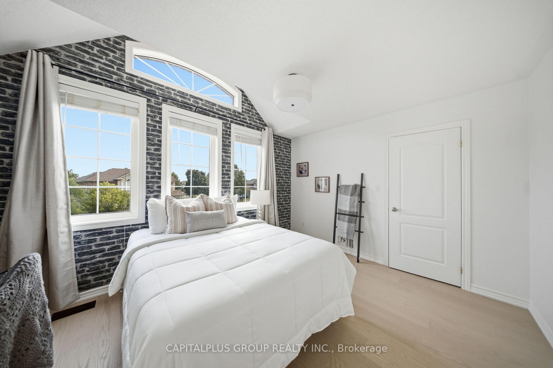 Photo 38 of 54 Tom Edwards Drive, Whitby, Rolling Acres — HOMEH