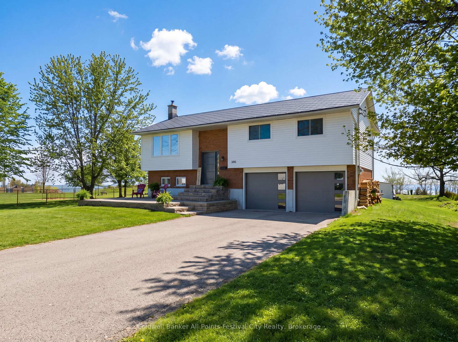 Photo 6 of 306 Lakeside Drive, Goderich, Goderich (Town) — HOMEH
