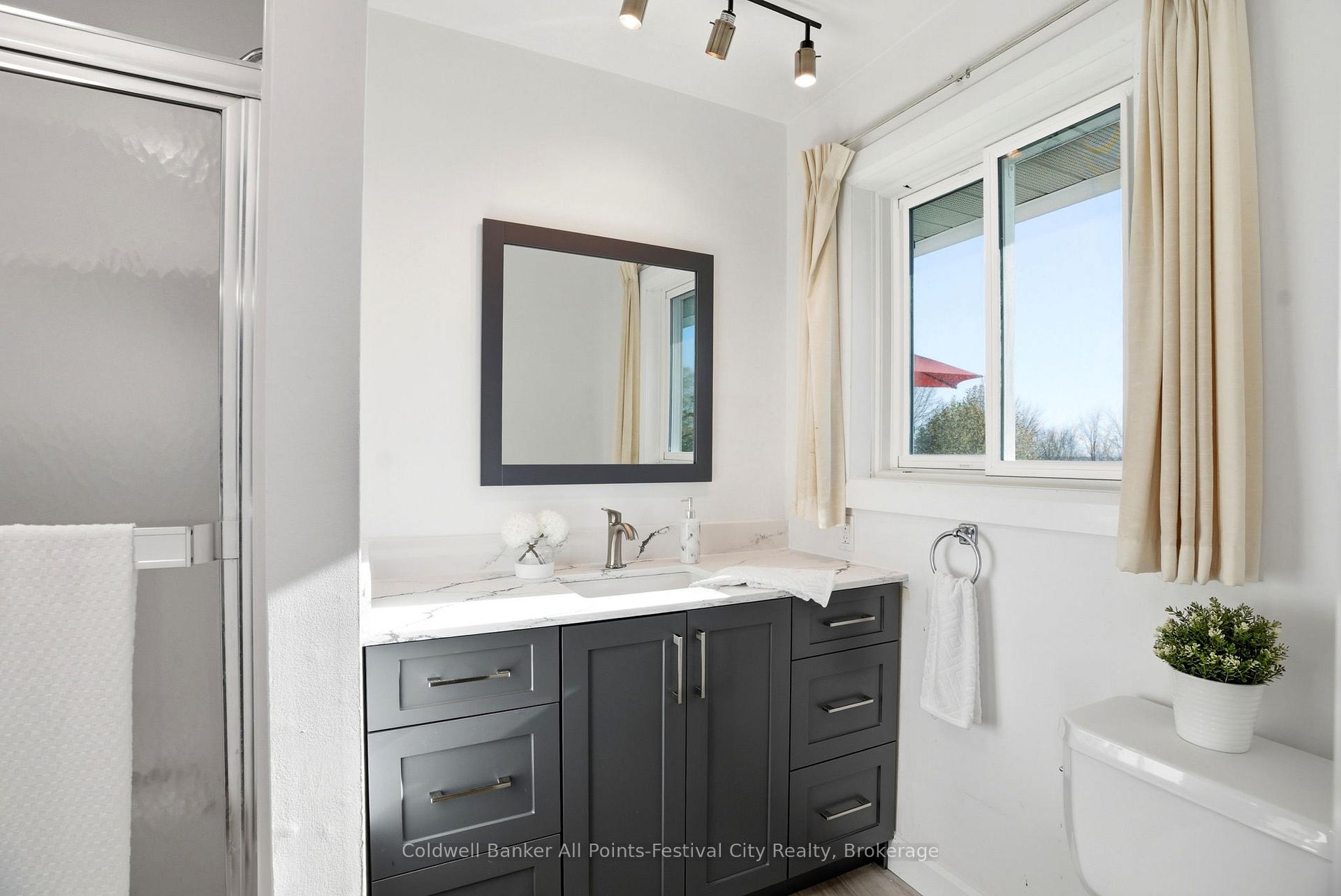 Photo 19 of 306 Lakeside Drive, Goderich, Goderich (Town) — HOMEH
